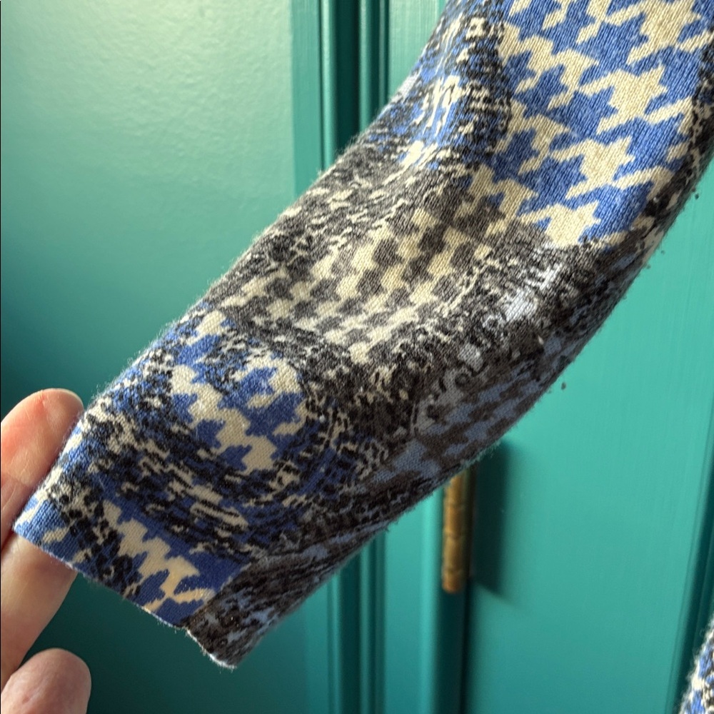 TALBOTS HOUNDSTOOTH & PAISLEY MERINO WOOL CARDIGAN AND TOP SET - Picture 5 of 16